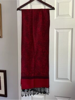 Red and black Paisley Pattern Pashmina Scarf with Fringe